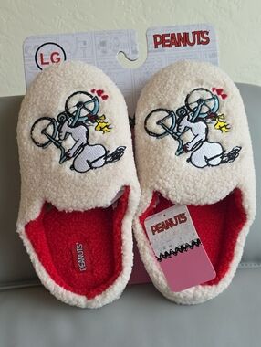 Peanuts Snoopy On Bicycle Womens slippers size  Large 9/10